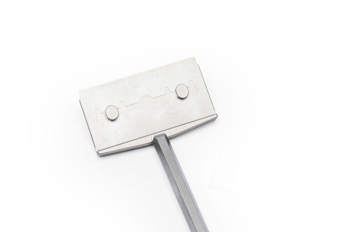 UNS Pro Algae Scraper showing blade position and installation