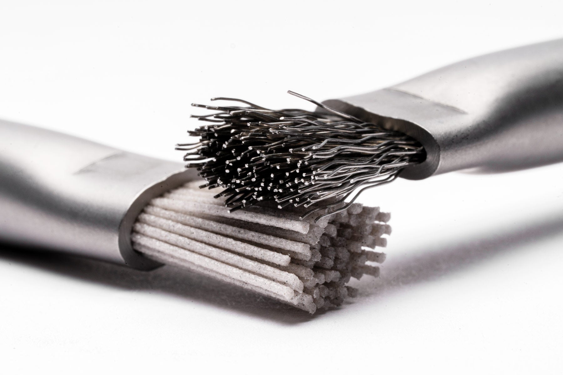 Close-up of UNS algae brush set bristles for aquascaping and fish tanks