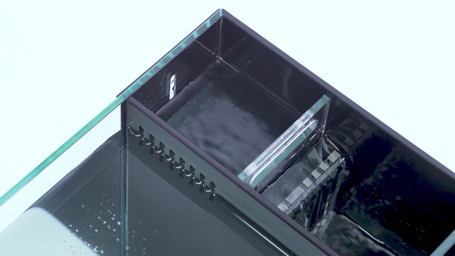 Reef Aquarium Starter Kit - Ultum Nature Systems and Chihiros Kit | Shop Glass Aqua